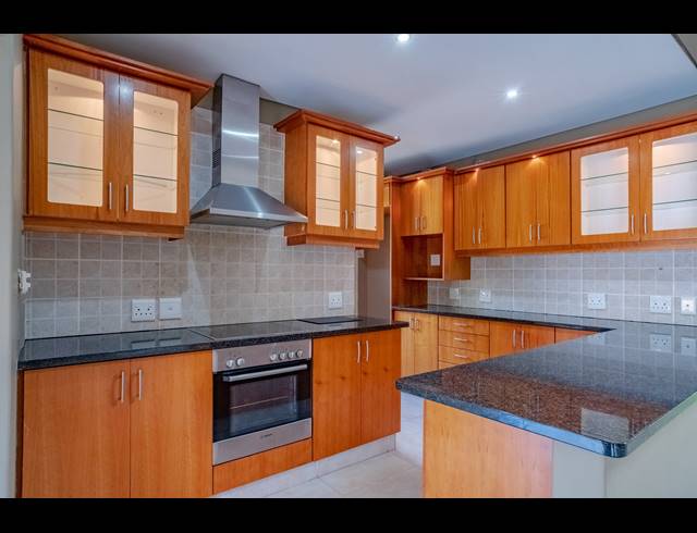 4 BEDROOM SIMPLEX FOR SALE IN DAWNCLIFFE